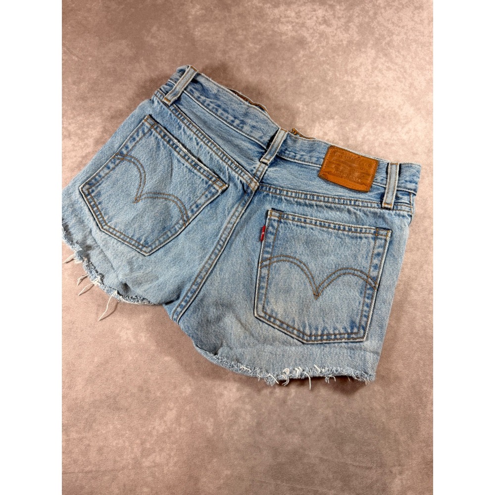 Levis Premium Wedgie Straight Distressed Denim Shorts Light Wash Blue Size 24